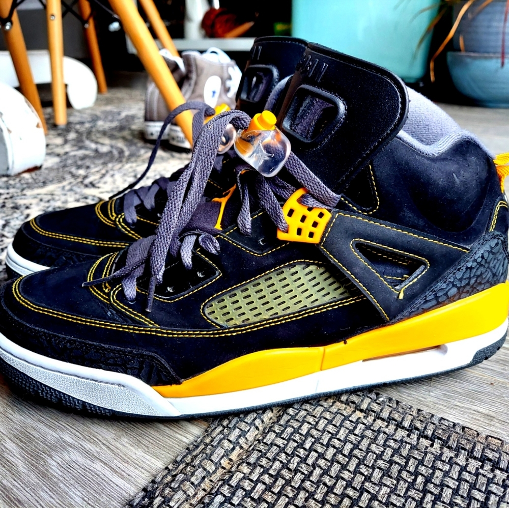 💯 Nike air jordan retro 2012 💯 Spizike